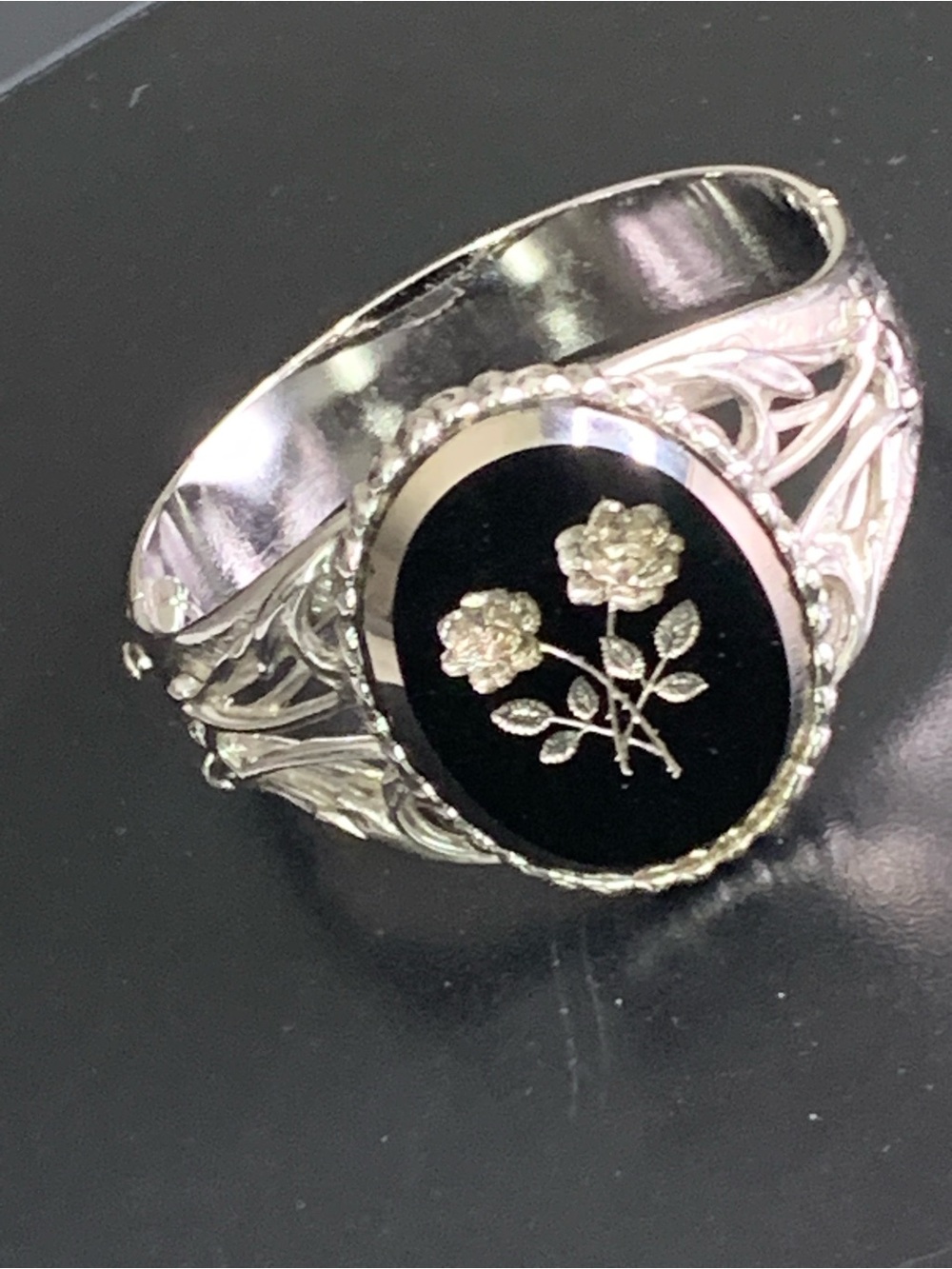 RARE- VTG Whiting Davis Silver Black Hematite & A Rose Engraved Hinged Bangle Br